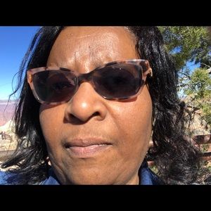 Meet your Posher, Sandra